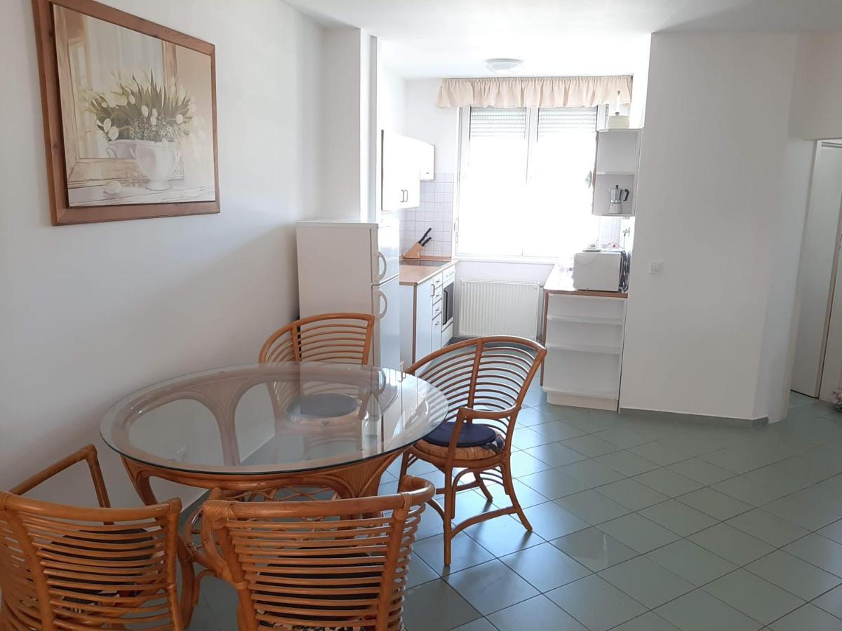Max Thermal Apartman เฮวิซ ภายนอก รูปภาพ