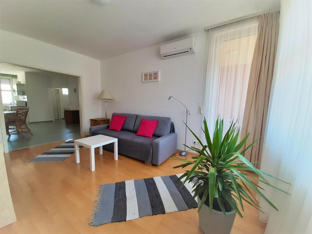 Max Thermal Apartman เฮวิซ ภายนอก รูปภาพ